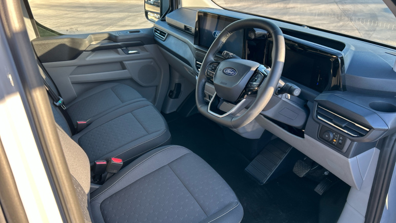 Ford Transit Custom E-320 L1 Rwd 100kW 65kWh H1 Van Limited Auto